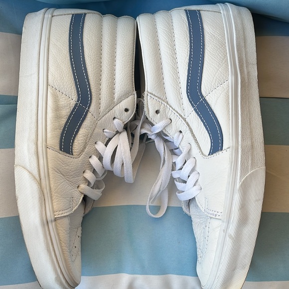 Vans high top sneakers, men’s size 9; women’s 10,5 - Picture 2 of 7